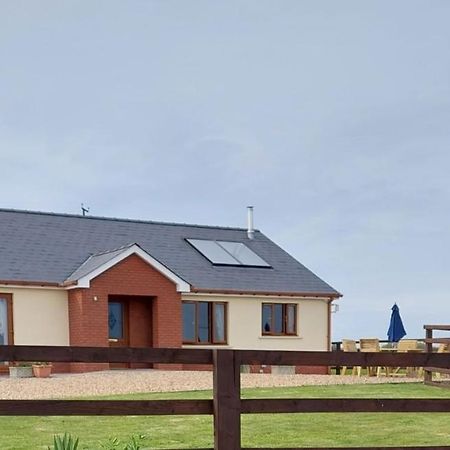 Vila Sunny Bank- Countryside Escape With Private Hot Tub And Countryside Views Carmarthen Exteriér fotografie