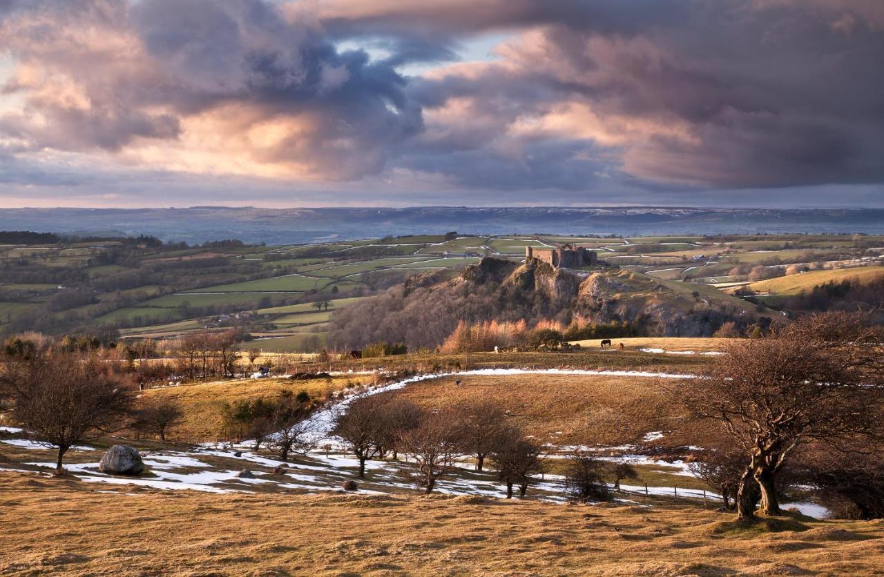 Vila Sunny Bank- Countryside Escape With Private Hot Tub And Countryside Views Carmarthen Exteriér fotografie